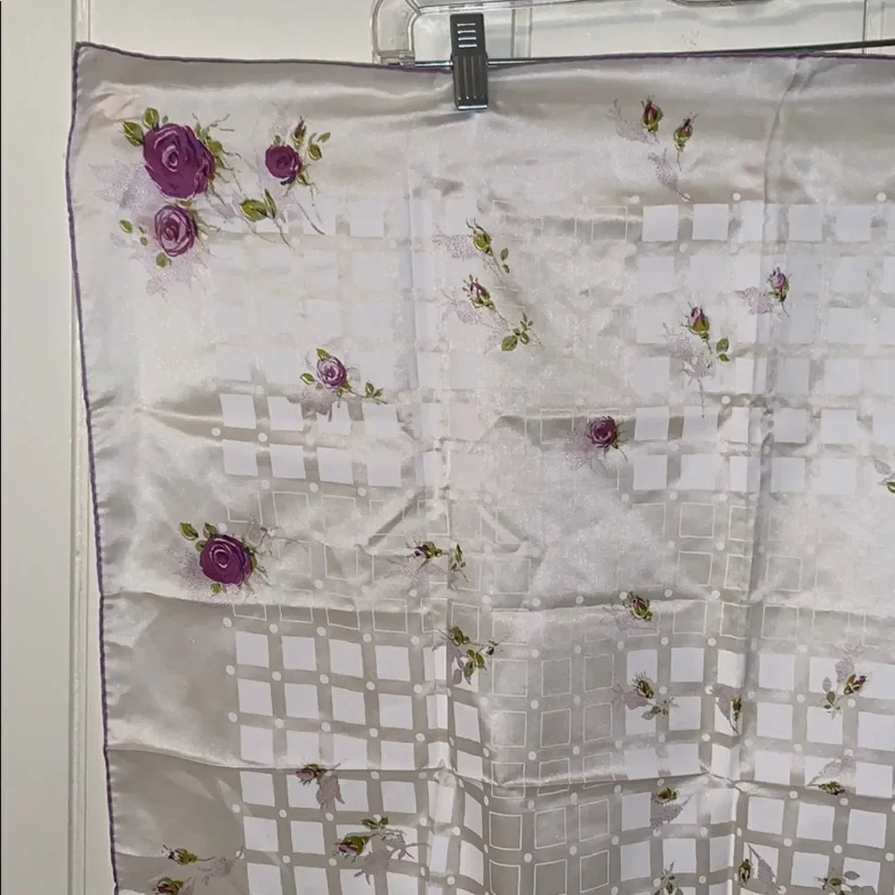 Vtg‎ white rayon/silk scarf with purple flowers